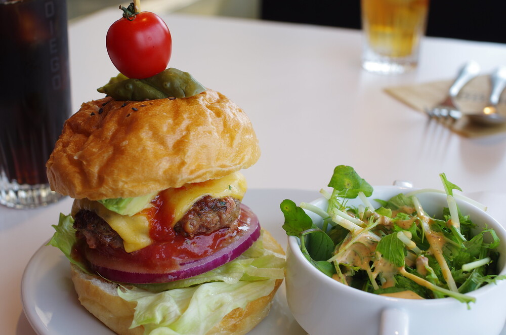 蒲田駅のおすすめハンバーガー6選！肉汁溢れる本格専門店や便利な駅ナカ店も！