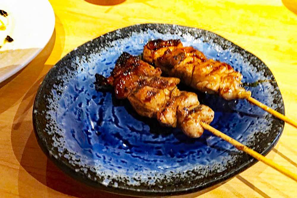 ロコや在住日本人が通う焼き鳥が美味しいお店