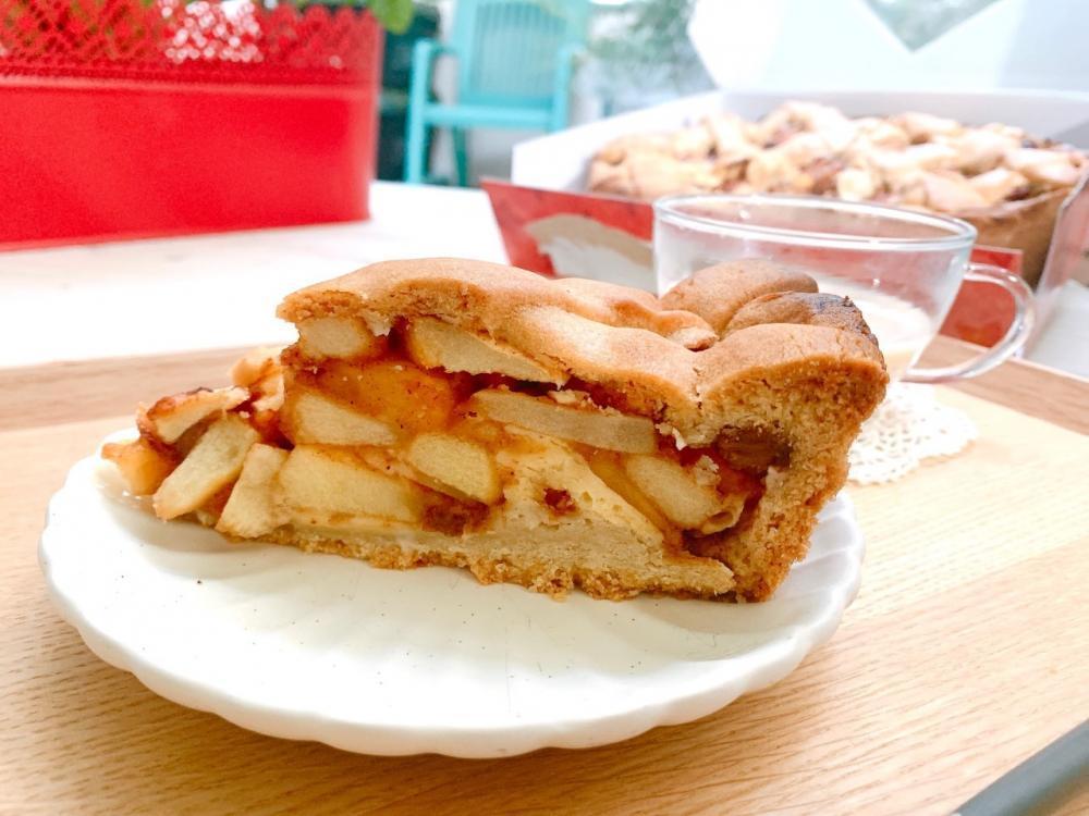 業務スーパーで1.8kgの巨大「アップルパイ」発見!ボリュームも味も最高だった。