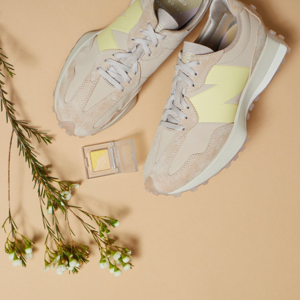 「New Balance」×「emmi」×「to/one 」のトリプルコラボ