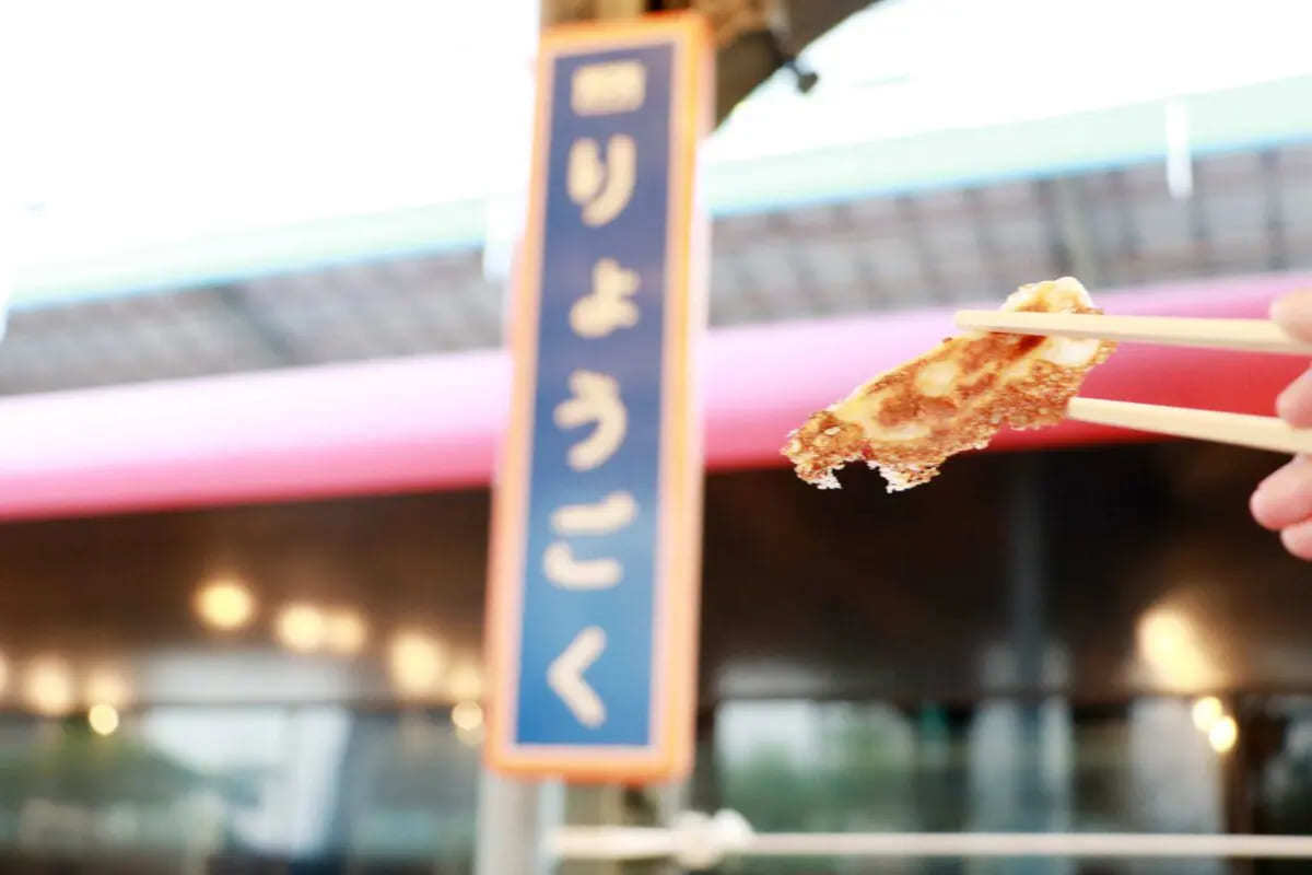 駅のホームでギョーザを焼いて食べる！？　謎すぎるイベントが5年ぶりに復活