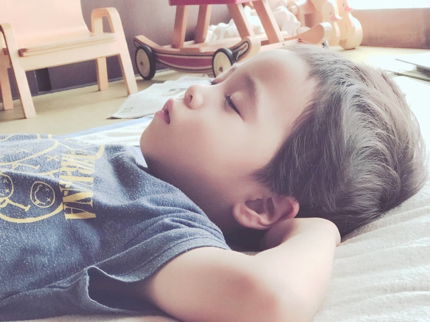 子供の寝かしつけにおすすめな方法 上手に寝かせるコツとは?