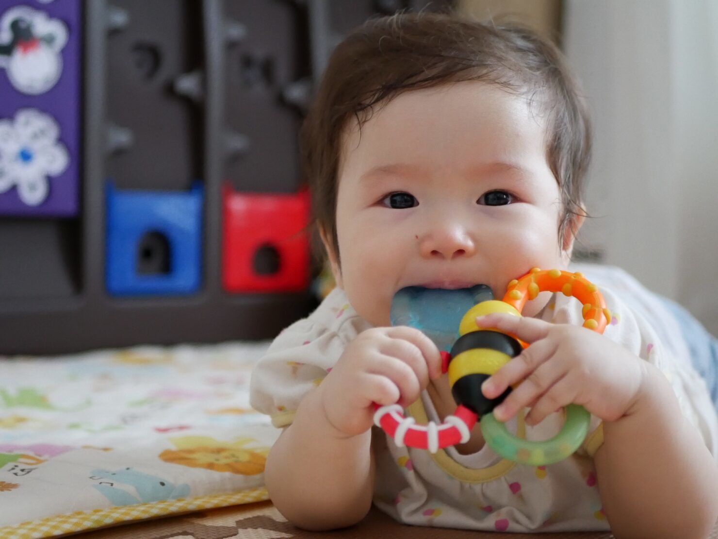 歯固めジュエリーは危険？ 歯固めジュエリーでの赤ちゃんの窒息事故に注意！ 安全な歯固めおもちゃの見分け方は？