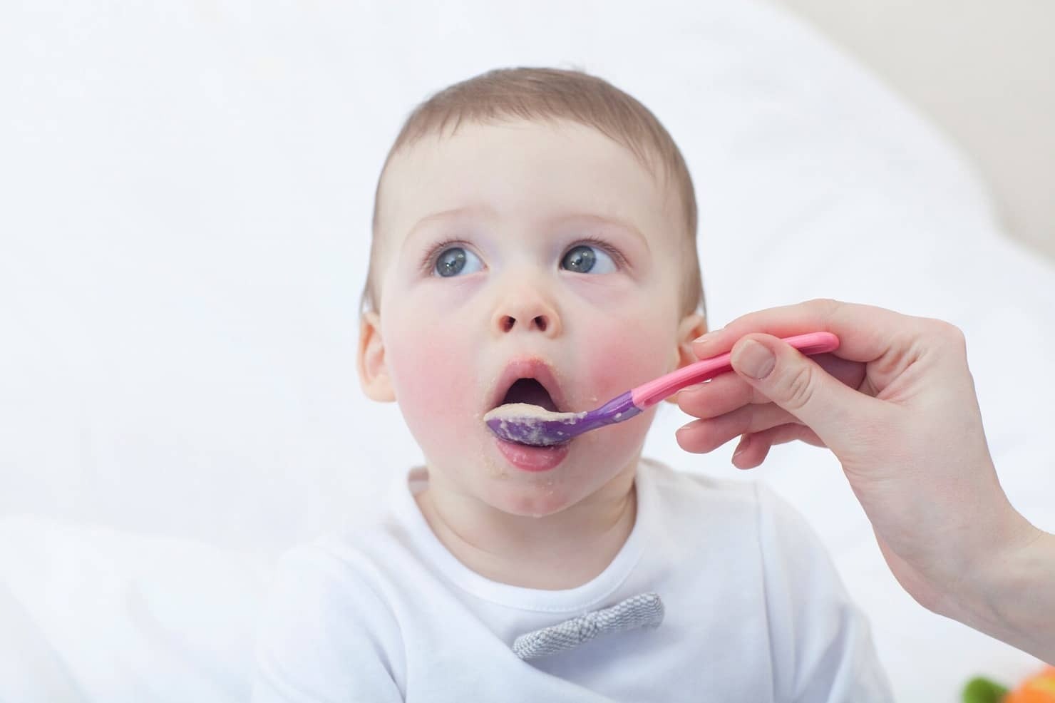 【管理栄養士監修】赤ちゃんの離乳食はいつからどう進める？ 　離乳初期～完了期までそれぞれ紹介！