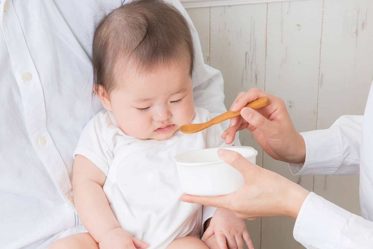 【管理栄養士監修】赤ちゃんの離乳食はいつからどう進める？ 　離乳初期～完了期までそれぞれ紹介！