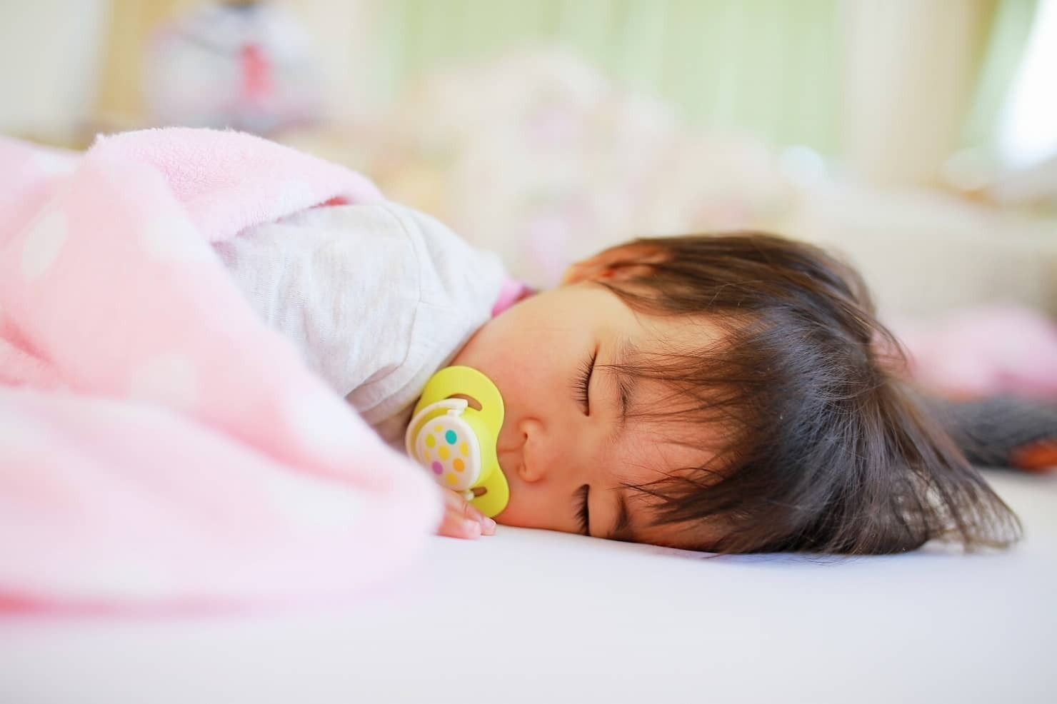 赤ちゃんは1歳までにどのくらい成長するの？ 月齢ごとの平均体重と身長、発育ペースは？