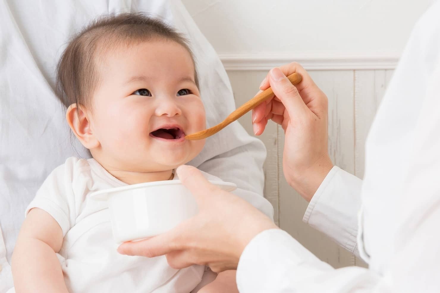 【管理栄養士監修】赤ちゃんの離乳食はいつからどう進める？ 　離乳初期～完了期までそれぞれ紹介！