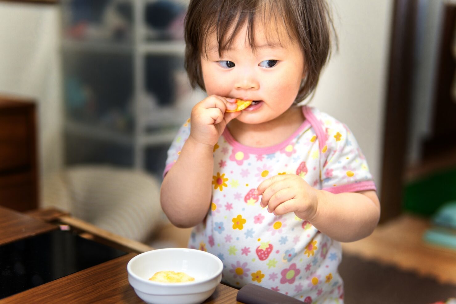 幼児食はいつから? 食べられない食材は? 楽しい食事のポイントは?