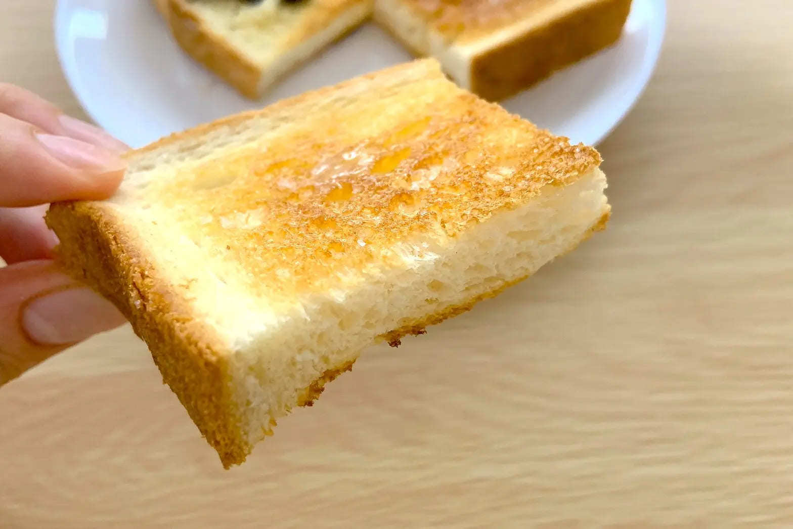 フランス人がやる「食パンの食べかた」に驚き　“ひと手間”でぐんと美味しくなる…