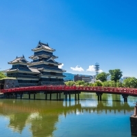 【長野】夏の松本城はイベント目白押し！篝火が照らし出す幽玄なる薪能の世界