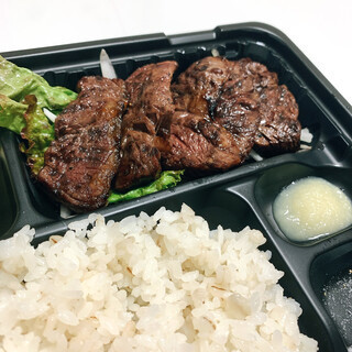 江坂駅の人気テイクアウト21選！おすすめランチや惣菜オードブルも！