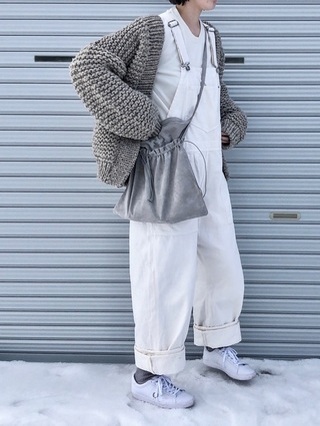 【冬】大人カジュアルなレディースコーデ20選！シンプルで綺麗に着こなす！