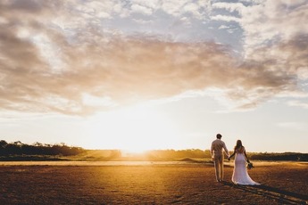 三笘薫の結婚相手は大学時代の同級生の剱持クリア！【ツーショット動画あり】