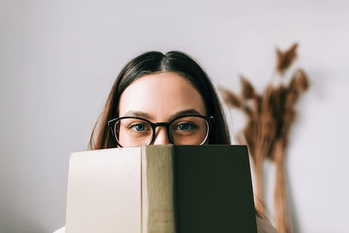年収を上げたければ読書をすればいい?年収と読書の関係を調べてみた