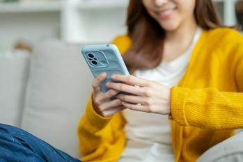 今年から、テレビを所有していなくてもスマホを持っていればNHKの受信契約が「義務」になるって本当?