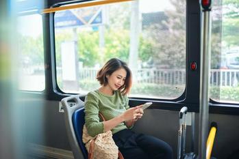 大学に通う子どもが「片道2時間」かけて遠距離通学しています。一人暮らしを始めると、どのくらいお金がかかるのでしょうか?