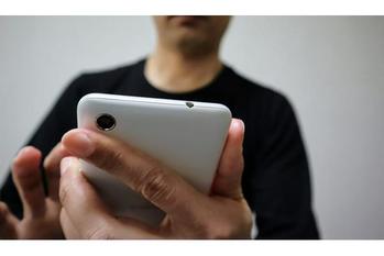 【詐欺】スマホに「エポスカードから感謝を込めて5000エポスポイント進呈」というSMSが! 明らかに詐欺なのに、誤ってURLをクリックしてしまったけど「個人情報」を悪用されてしまう?