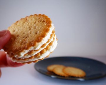 クリームチーズとお酢飲料を混ぜたら、チーズケーキになる?!森永乳業＆ミツカンの人と一緒に食べてみた