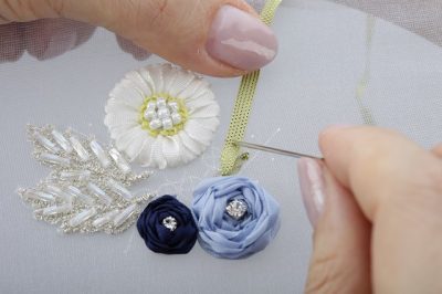 刺繍を仕事にするには？オートクチュール刺繍の資格の取り方・講師になるには・手芸講師の収入は…ご紹介します！