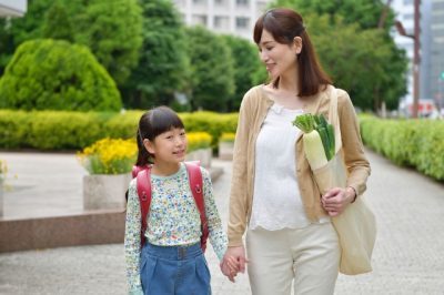 主婦に厳しい「小1の壁」学童の使い方は？学童はパートでも入れる？