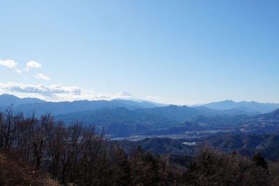 【神奈川】初心者にも人気の陣馬山 あこがれの360度大パノラマ！1.jpg