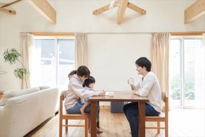 夫婦で必読！「パパ・ママ育休プラス」って？パパ休暇・出生時育児休業についてもわかりやすく解説します