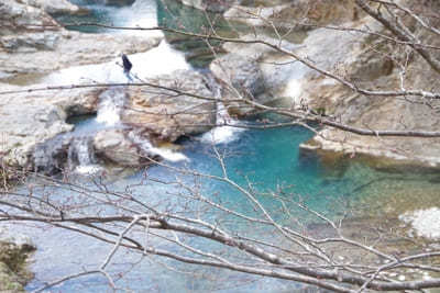 【群馬県】癒しとリフレッシュを実現！神秘的な青に輝く「四万湖」と「奥四万湖」1.jpg