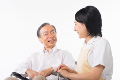 主婦こそ求められている「介護のお仕事」！パートの仕事内容・体験談をご紹介します【お仕事図鑑】