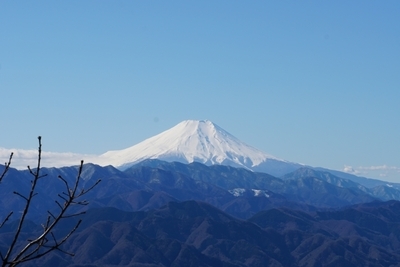 【神奈川】初心者にも人気の陣馬山 あこがれの360度大パノラマ！1.jpg