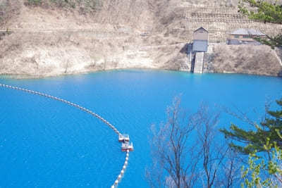 【群馬県】癒しとリフレッシュを実現！神秘的な青に輝く「四万湖」と「奥四万湖」1.jpg