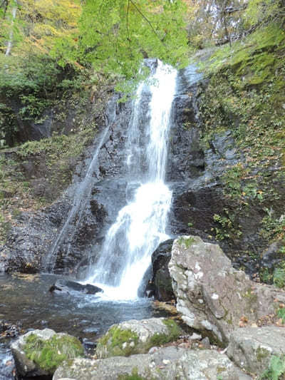 【岐阜:飛騨】紅葉と滝の絶景！「宇津江四十八滝」1.jpg