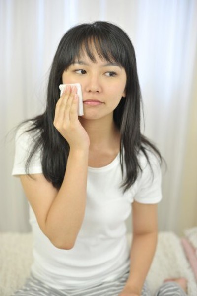顔の皮むけは乾燥が原因！対策におすすめの化粧品9選紹介！