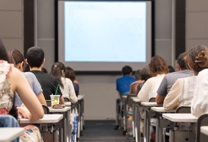 スクールカースト底辺で「男子が怖かった」オタク女子。人生逆転のきっかけは