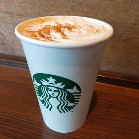 かぼちゃ感よりスパイシーさ重視!スタバ「パンプキン スパイス ラテ」をカスタマイズしてみた。