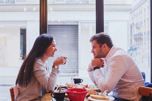 【月星座】天秤座は誰とでも仲良くなれる性格？天秤座と相性抜群！恋愛運&仕事運も