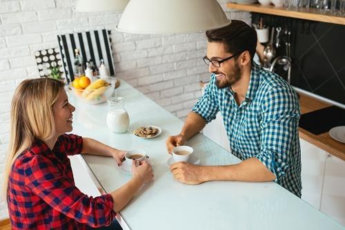 憧れの人・好きな人の違いは？尊敬と恋愛の区別は難しい！偉人/著名人/親