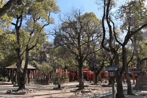 【神戸】湊川神社の見どころ案内！瓦せんべいのお店「菊水」で名物パフェも1.jpg