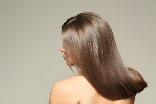 ココナッツオイルはヘアケアにも優秀！効果と使い方を美髪になりたい女性にご紹介！