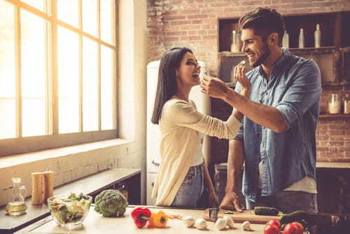 ペアリングの意味とは？はめる指によって意味が変わるの？