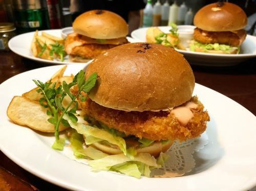 高田馬場のおすすめハンバーガー11選！肉汁溢れる本格専門店や便利な駅ナカ店も！