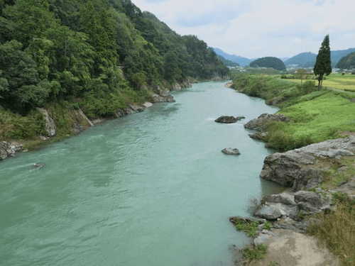 岐阜のローカル線・魅力溢れる「長良川鉄道」沿線案内1.jpg