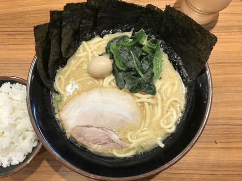 池袋周辺の家系ラーメン店13選！本格濃厚スープの名店や深夜営業の人気店も！