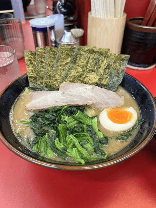 新宿の家系ラーメン店17選！本格濃厚スープの名店や深夜営業の人気店も！