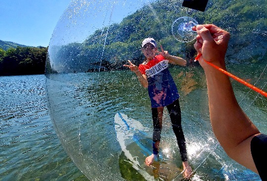 【徳島】美しい湖で人気のカヌーやラフティングを体験！「Hessokko水あそびパーク」で夏を感じる冒険へ