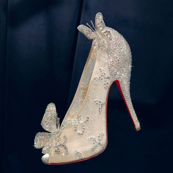 女性の憧れ靴ブランド Christian Louboutin(クリスチャンルブタン)の魅力を徹底調査!