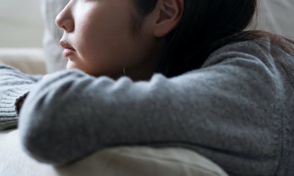 義実家に帰省したら、夫の妹に風呂で胸を揉まれてドキッ。理由を聞いてみたら