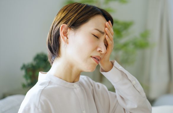 頭痛も…気圧による“梅雨だる”を解消する「くるくる耳マッサージ」