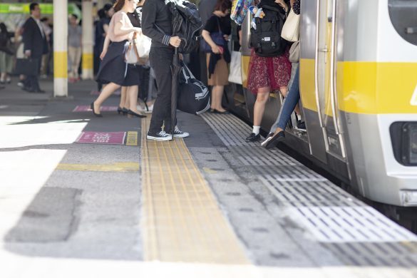 電車内で痴漢・ストーカー被害にあう車いす女性たち「誰も助けてくれなかった」