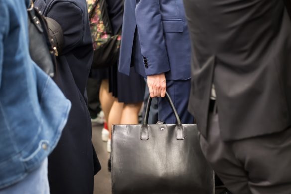 電車内で痴漢・ストーカー被害にあう車いす女性たち「誰も助けてくれなかった」