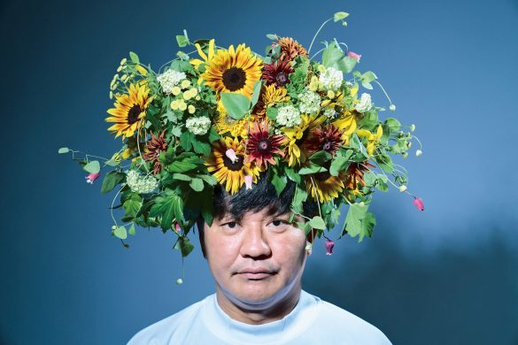 彼はなぜ人の頭に花を生け始めたのか？5万人を発芽させた「花人間」作者の野望